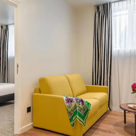 Отель De La Poste Бон