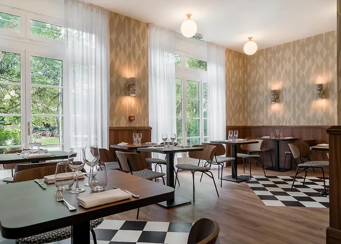 De La Poste 4* بون