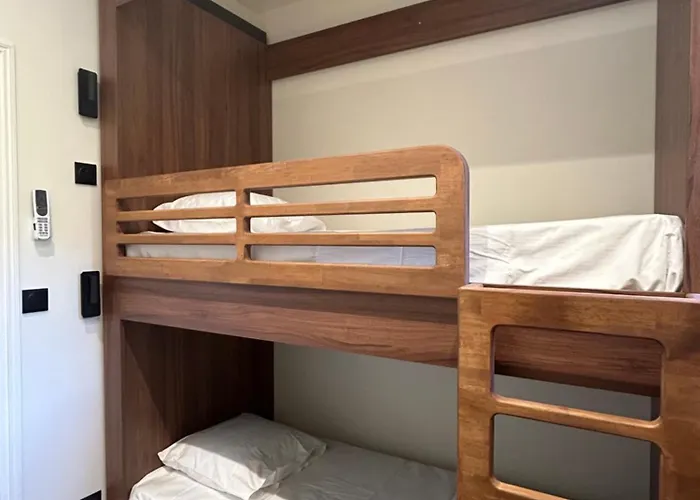 Готель De La Poste Бон