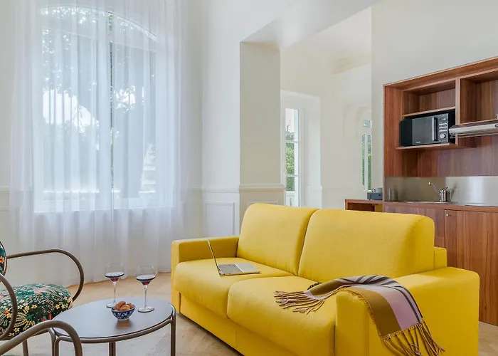 De La Poste Готель 4*