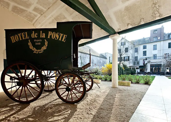 فندق De La Poste 4*